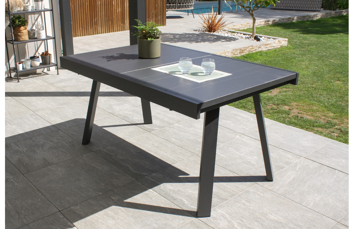 Table de jardin extensible STOCKHOLM en aluminium avec rallonge manuelle Anthracite 6/8 personnes DCB GARDEN Table de jardin extensible STOCKHOLM en aluminium avec rallonge manuelle Anthracite 6/8 personnes DCB GARDEN