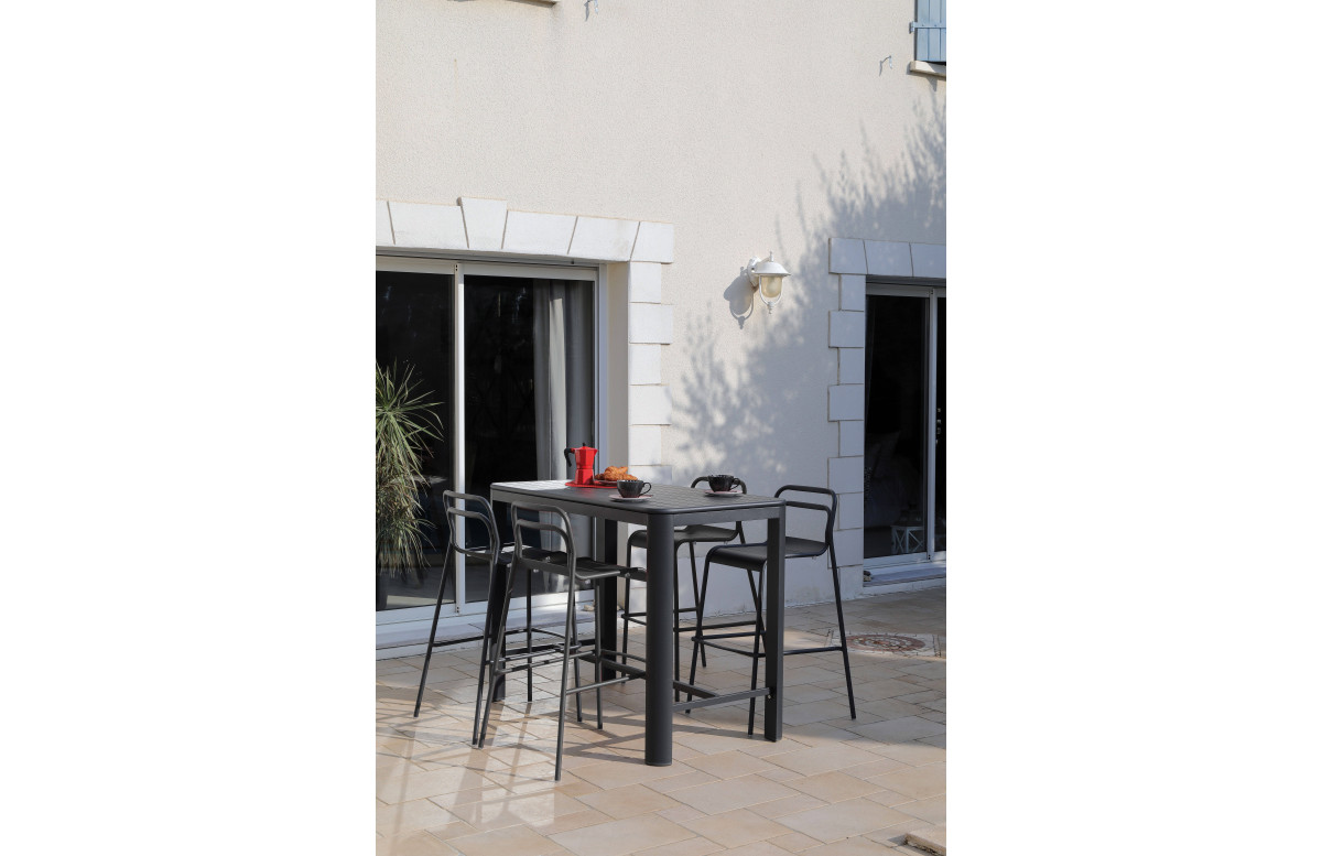 Ensemble table et chaises empilables en aluminium 4 personnes - Eos - ProLoisirs Ensemble table et chaises empilables en aluminium 4 personnes - Eos - ProLoisirs