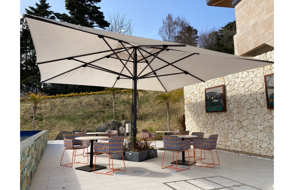 Parasol de jardin carré droit en aluminium Capri Dark 4 x 4 SCOLARO Parasol de jardin carré droit en aluminium Capri Dark 4 x 4 SCOLARO