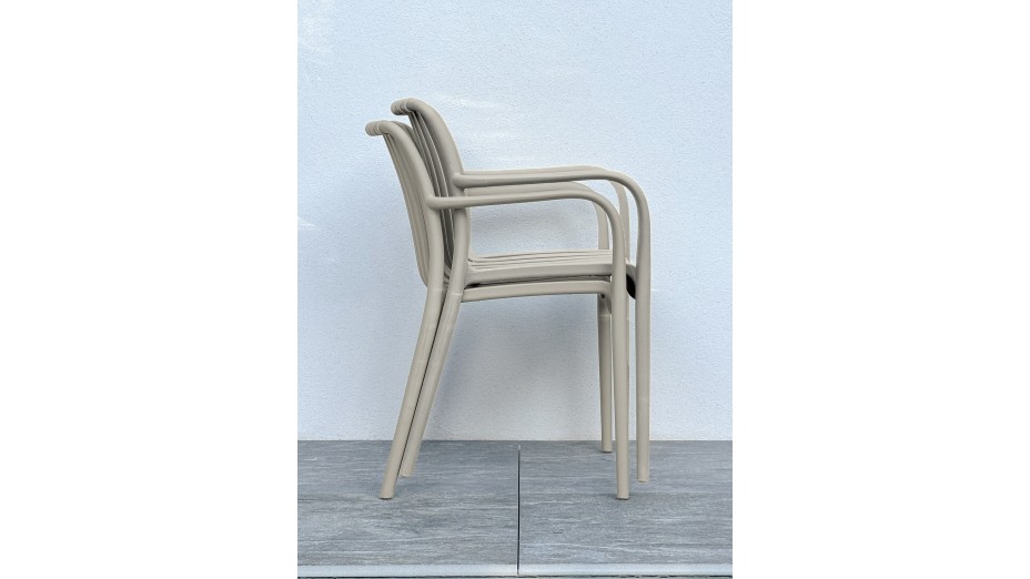 Fauteuil de jardin empilable TIAGO en polypropylène - SABLE