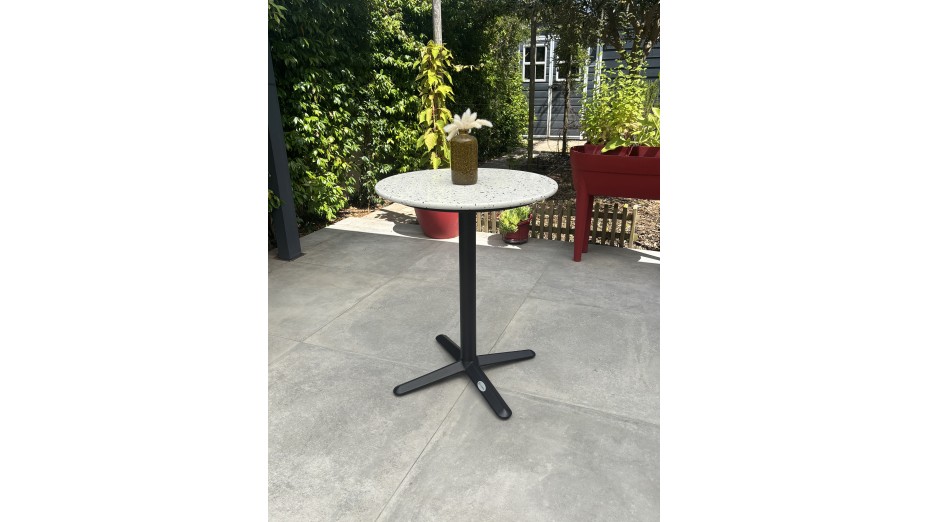 Table ronde de jardin BISTRO (diam. 60 cm) en acier noir et plateau terrazzo - BLANC