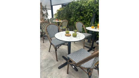 Table ronde de jardin BISTRO (diam. 60 cm) en acier noir et plateau HPL effet marbre - BLANC