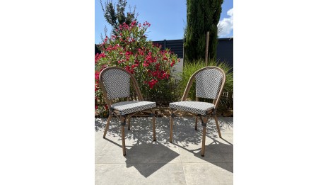 Lot composé d'une table de jardin BISTRO-TB60-TRZ et de 2 fauteuils BISTRO-FT-TEX-BLEU empilables