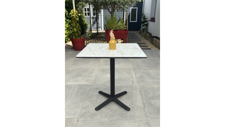 Table carrée de jardin BISTRO (70x70 cm) en acier noir et plateau HPL effet marbre - BLANC