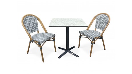 Lot composé d'une table de...