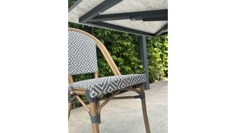 Lot composé d'une table de jardin BISTRO-TB70-HPL-MB et de 2 fauteuils BISTRO-FT-TEX-BLEU empilables