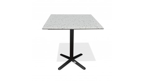 Table carrée de jardin...