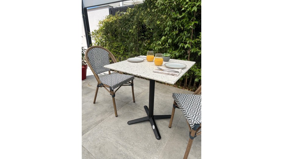 Lot composé d'une table de jardin BISTRO-TB70-TRZ et de 2 fauteuils BISTRO-FT-TEX-BLEU empilables