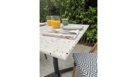 Lot composé d'une table de jardin BISTRO-TB70-TRZ et de 2 fauteuils BISTRO-FT-TEX-BLEU empilables