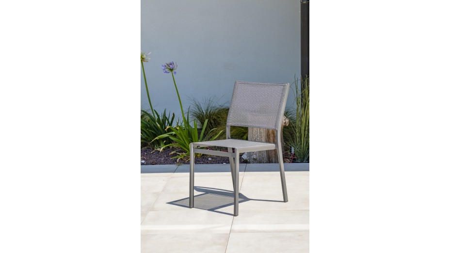 Lot composé de 2 chaises de jardin STOCKHOLM-CH empilables