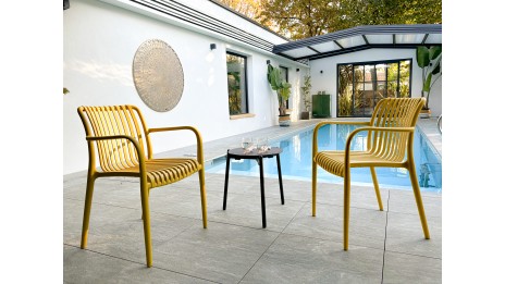Lot composé de 2 fauteuils de jardin TIAGO-FT-MOUTARDE empilables
