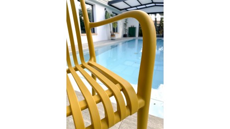 Lot composé de 2 fauteuils de jardin TIAGO-FT-MOUTARDE empilables